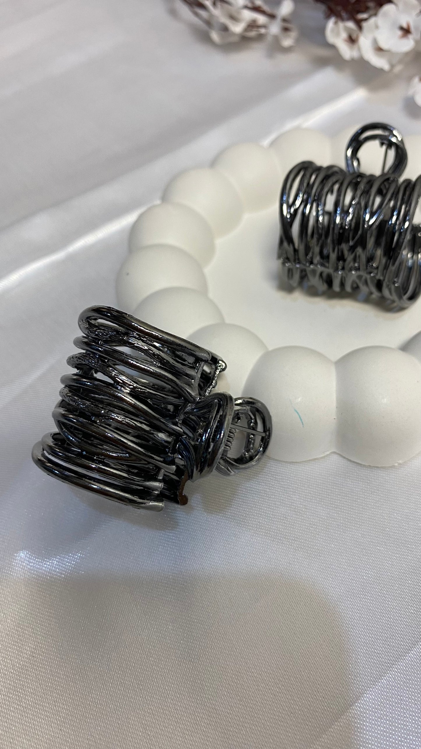 Black Ribbed Metal Clature
