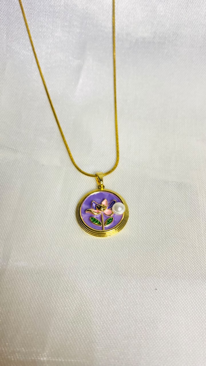 Luxe Floral Pearl Necklace