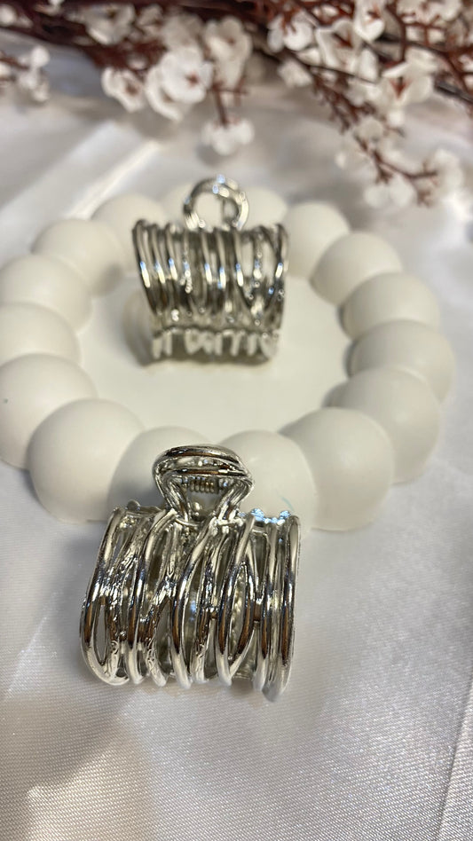 Silver Ribbed Metal Clature