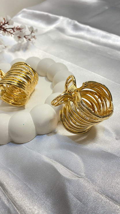 Gold Ribbed Metal Clature