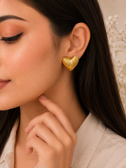 Love Heart Earring (Anti Tarnish)