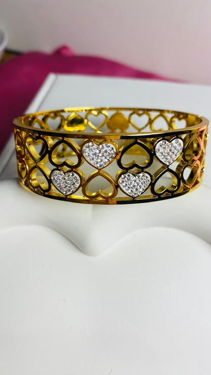 Golden Heart Cutout Bracelet