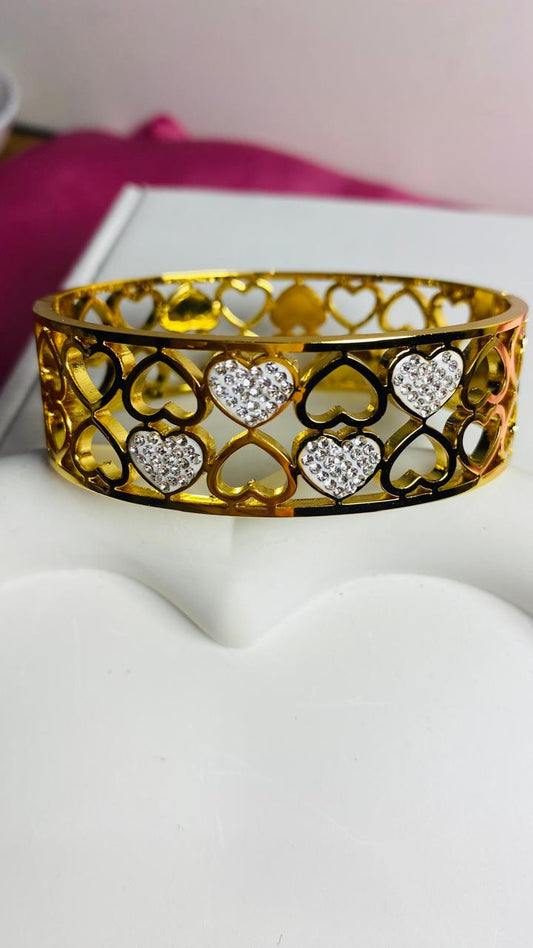 Golden Heart Cutout Bracelet
