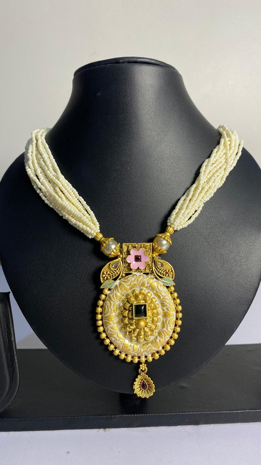 White pearl necklace set