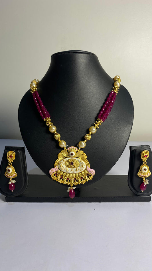 Necklace set
