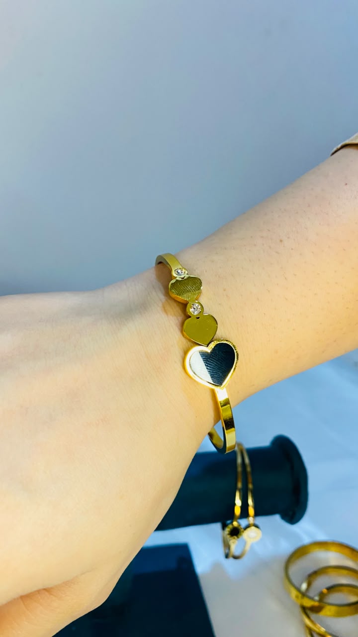 Love Heart Anti Tarnish Bracelet