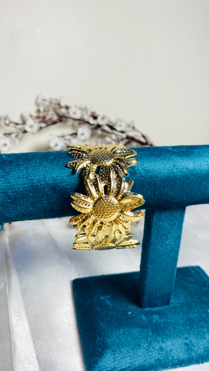 Classic Gold Cuff