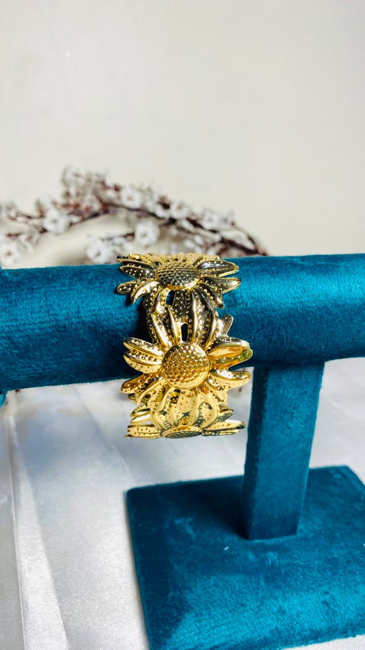 Classic Gold Cuff