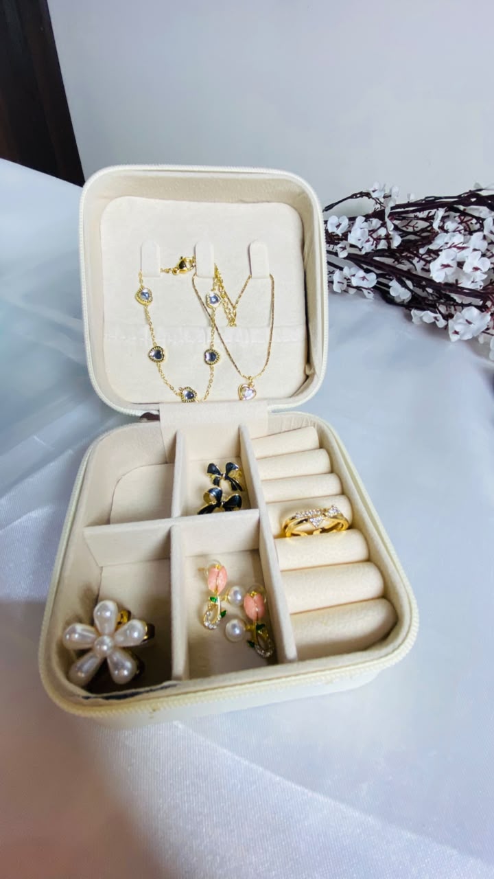 Premium Gift Hamper with Organiser Box(6 items)