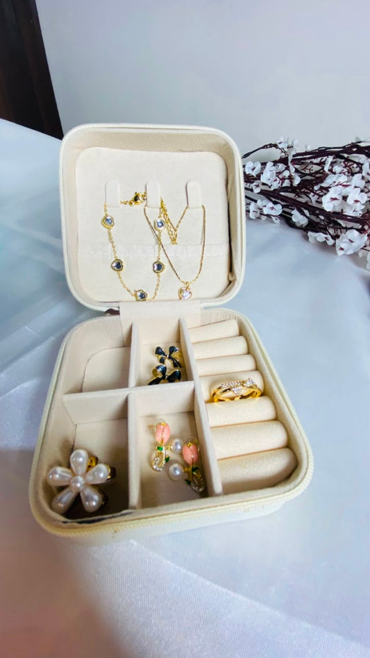 Premium Gift Hamper with Organiser Box(6 items)
