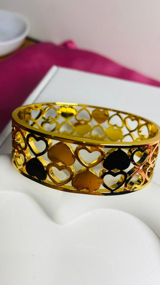 Golden Heart Cutout Bracelet